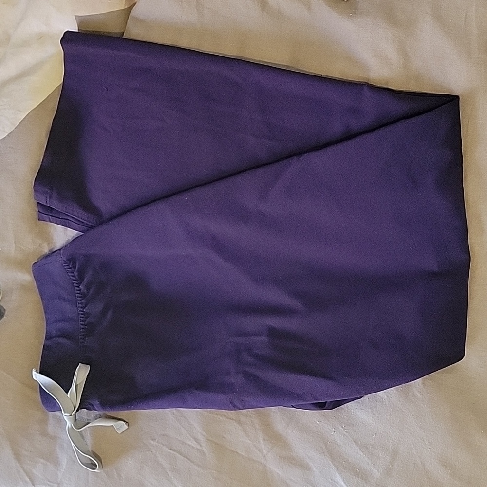 Livingston Purple Figs Bottoms